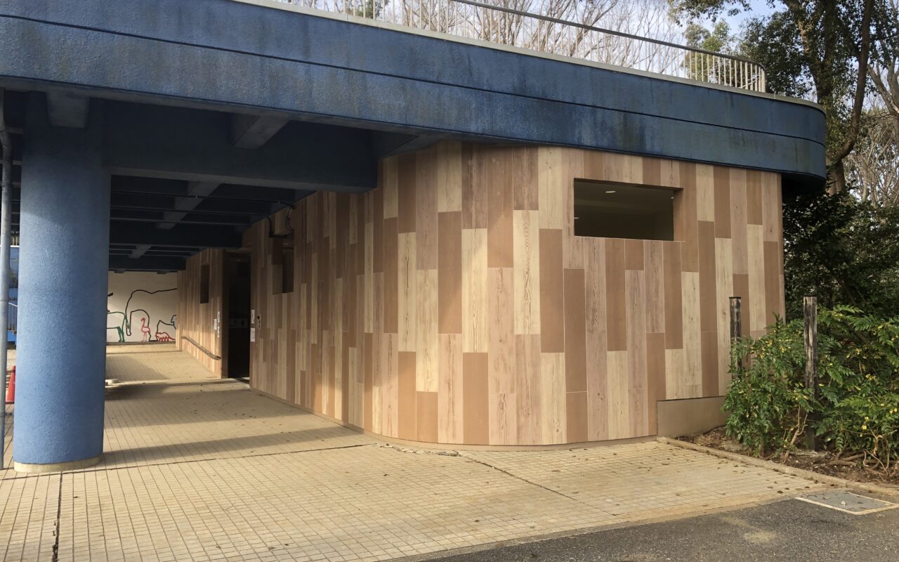 千葉市動物公園動物科学館・展望デッキトイレ