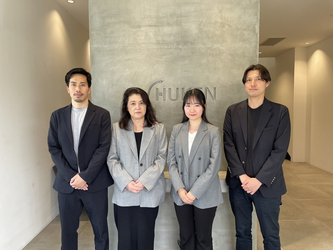 （株）秀建　編集部 